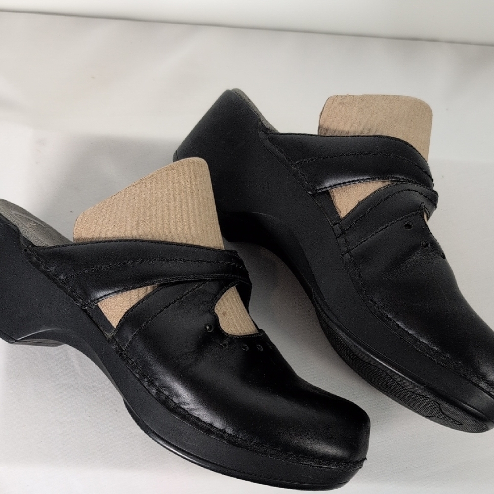 Dansko Black Women's Shoes - Picture 2 of 9